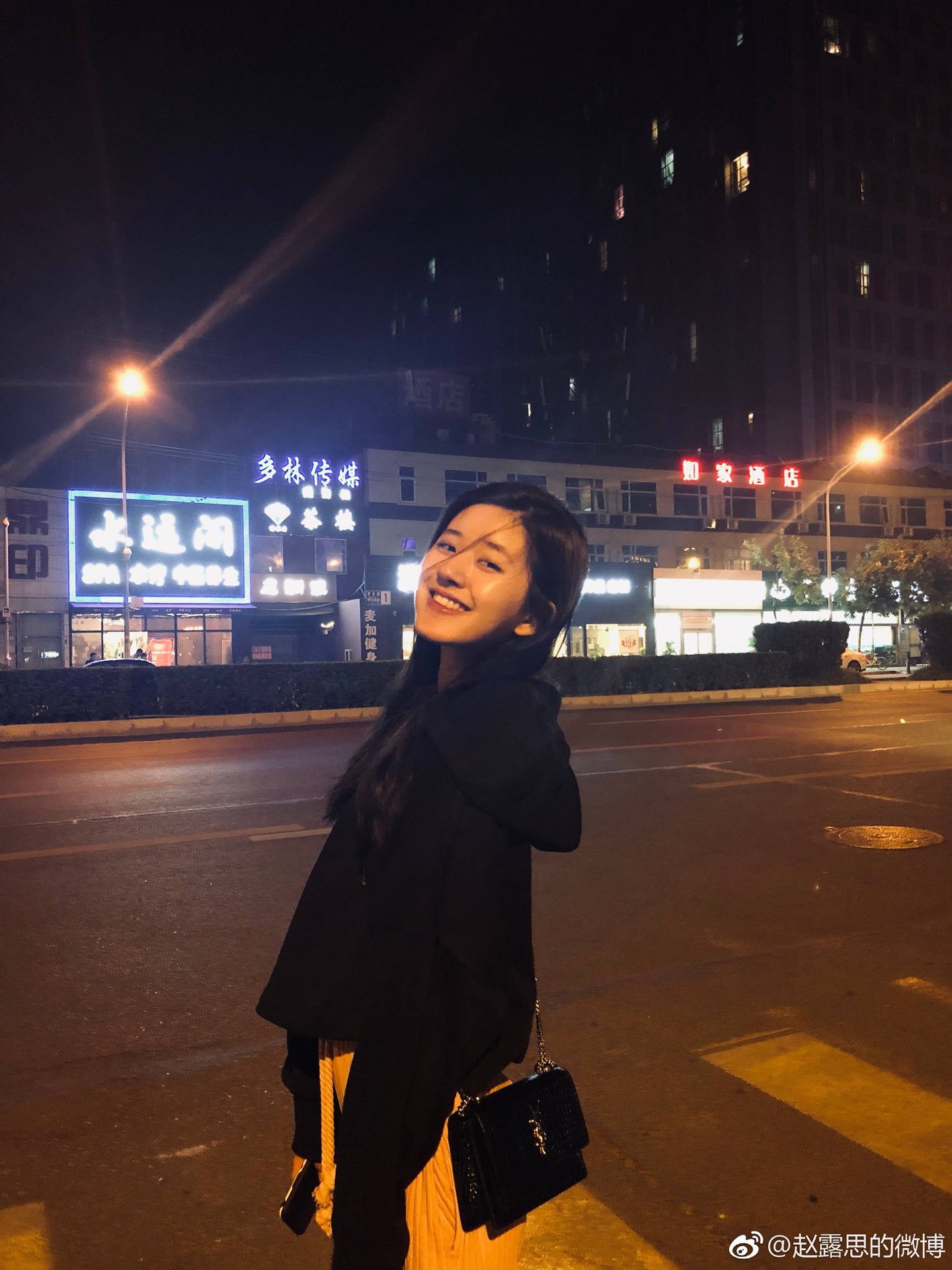 YSL Sunset 22CM 鳄鱼纹日落包 442906黑色/银扣