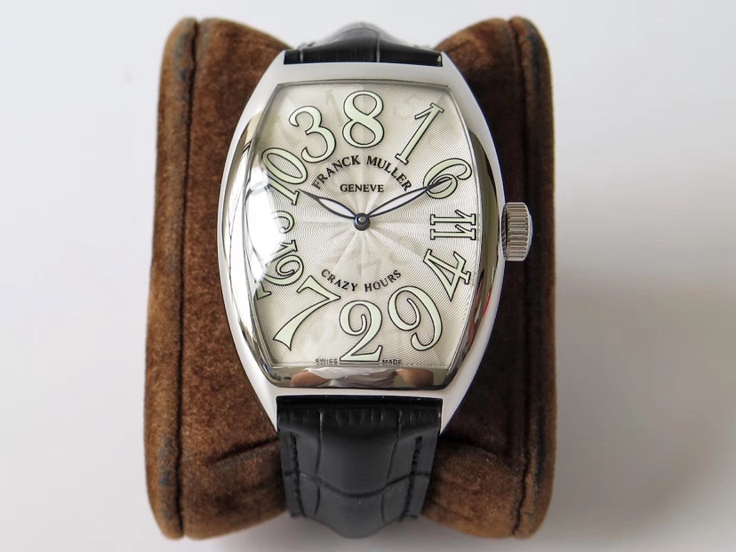 NO:387618,Luminous white surface [highest version 1-1] ABF new upgraded version Crazy Hours watch, breaking through the traditional way to display time, customized version FM2001 automatic winding mechanical movement Original 1:1 Function Metaphors of an eclectic independent model, sapphire mirror, never scratched 1:1 Original shell cover can be universal, burned blue steel super luminous hand The enamel dial is made after more than a dozen processes, and the authentic product is restored at any cost!  Retro modern and modern, worn on the wrist to show unique taste 9,19860909夜光白面【最高版本1-1】 ABF 全新升级版 Crazy Hours乱跳腕表,突破传统方式显示时间,定制版FM2001 自动上链机械机芯 原装1:1 功能 暗喻不拘一格的独立型格,蓝宝石镜面 永不刮花 1:1 原装壳套可以通用 烧蓝钢超级夜光指针 搪瓷表盘经过十几道工序制作而成,不惜代价还原正品！ 复古摩登与现代张扬兼具,佩戴于腕间,彰显独特品味 9,,Watch