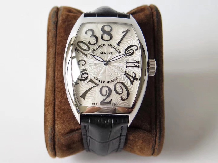 NO:387636,White-faced black letters [up to 1-1] ABF new upgraded version Crazy Hours watch, breaking through the traditional way to display time, customized version FM2001 automatic winding mechanical movement Original 1:1 Function Metaphors of an eclectic independent model, sapphire mirror, never scratched 1:1 Original shell cover can be universal, burned blue steel super luminous hand The enamel dial is made after more than a dozen processes, and the authentic product is restored at any cost!  Retro modern and modern, worn on the wrist to show unique taste 9,19860909白面黑字【最高版本1-1】 ABF 全新升级版 Crazy Hours乱跳腕表,突破传统方式显示时间,定制版FM2001 自动上链机械机芯 原装1:1 功能 暗喻不拘一格的独立型格,蓝宝石镜面 永不刮花 1:1 原装壳套可以通用 烧蓝钢超级夜光指针 搪瓷表盘经过十几道工序制作而成,不惜代价还原正品！ 复古摩登与现代张扬兼具,佩戴于腕间,彰显独特品味 9,,Watch