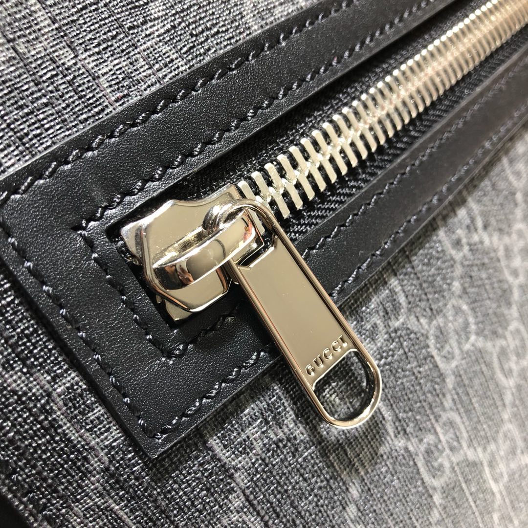 GUCCI古驰GG Supreme帆布邮差包474137