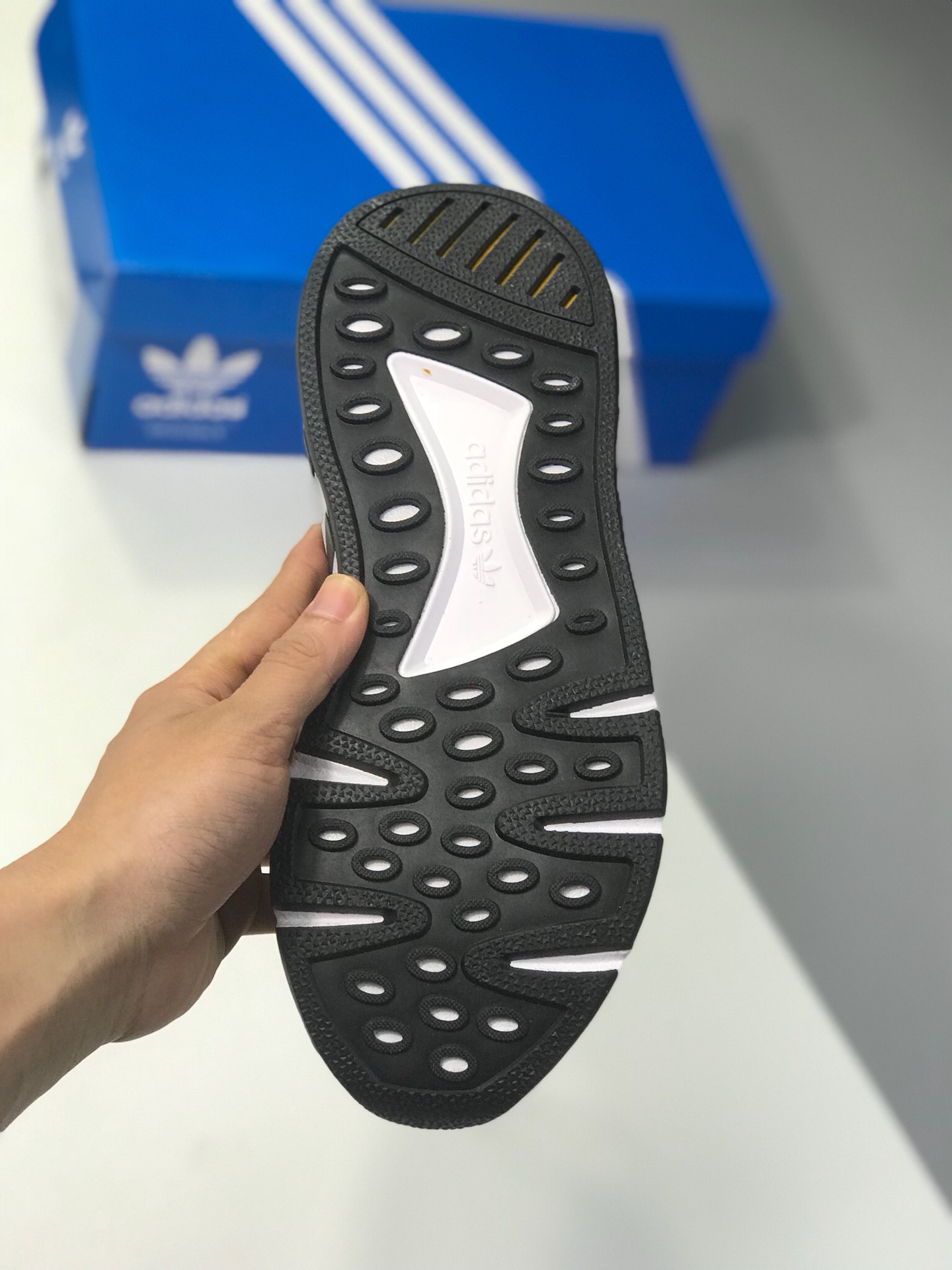 140真标 原盒 adidas originals（阿迪达斯三叶草）2018 EQT SUPPORT MID ADV 情侣款运动鞋 B37348