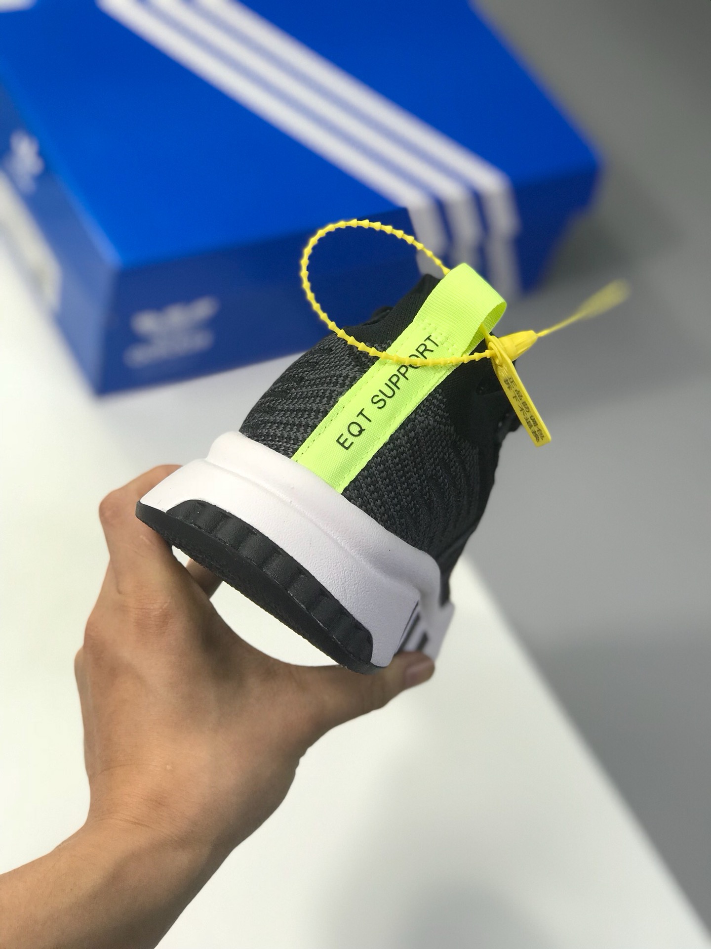 140 真标 原盒 adidas originals（阿迪达斯三叶草）2018 EQT SUPPORT MID ADV 情侣款运动鞋 B37435