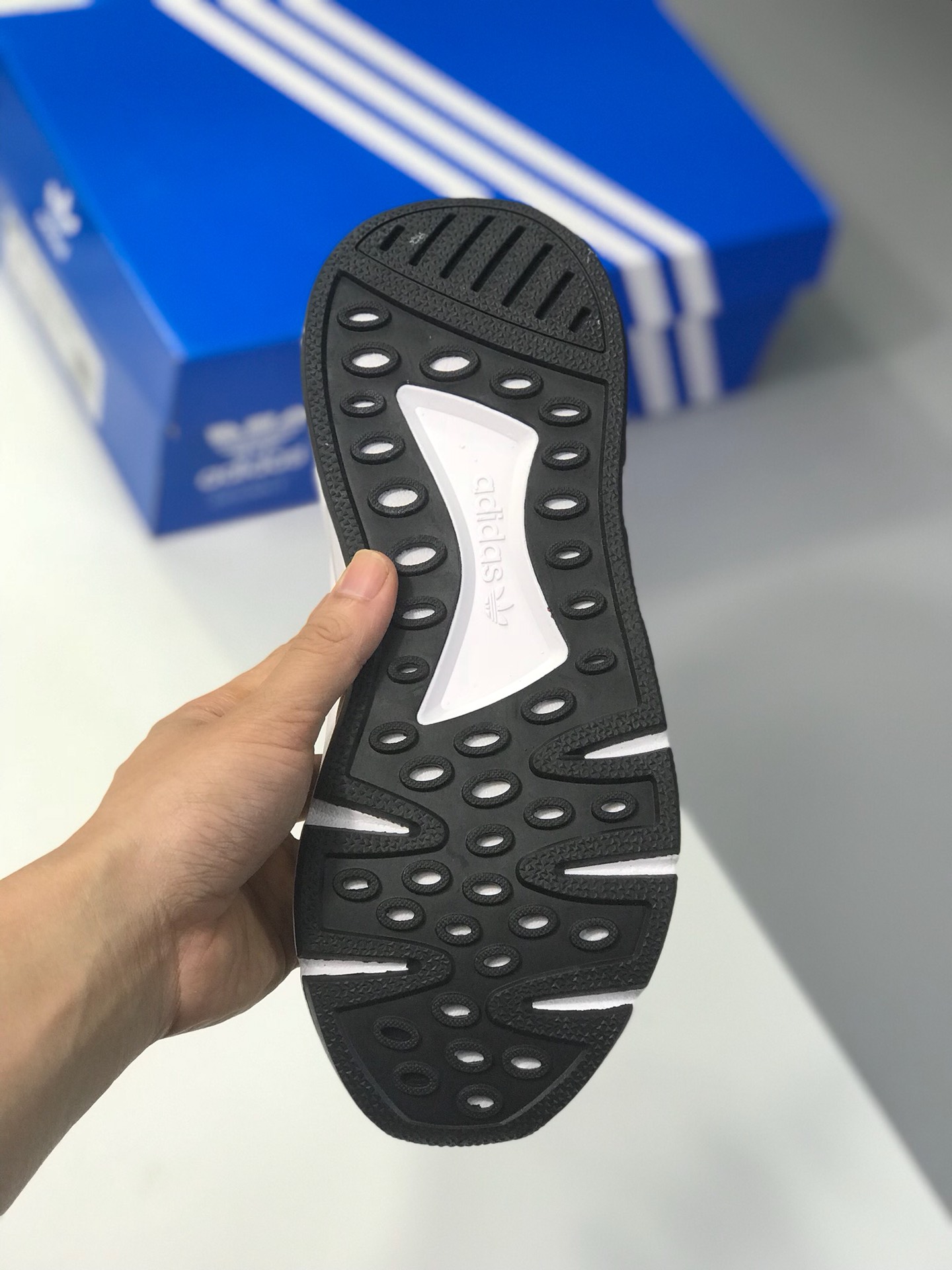 140 真标 原盒 adidas originals（阿迪达斯三叶草）2018 EQT SUPPORT MID ADV 情侣款运动鞋 B37435