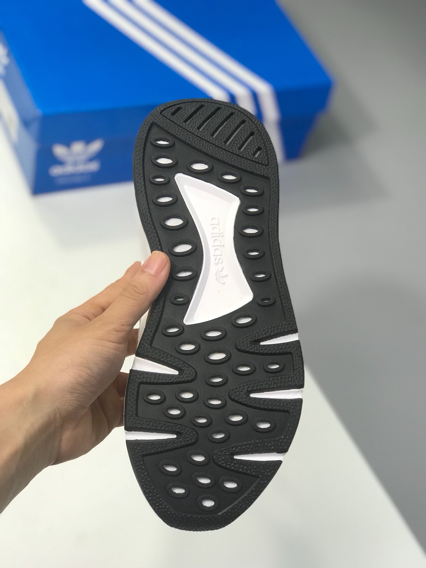140真标 原盒 adidas originals（阿迪达斯三叶草）2018 EQT SUPPORT MID ADV 情侣款运动鞋 B28133
