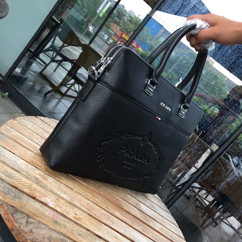 PRADA普拉达 独家新款，【型号】199-1 [强]商务休闲包【尺寸】38-29-6cm【颜色】黑色 