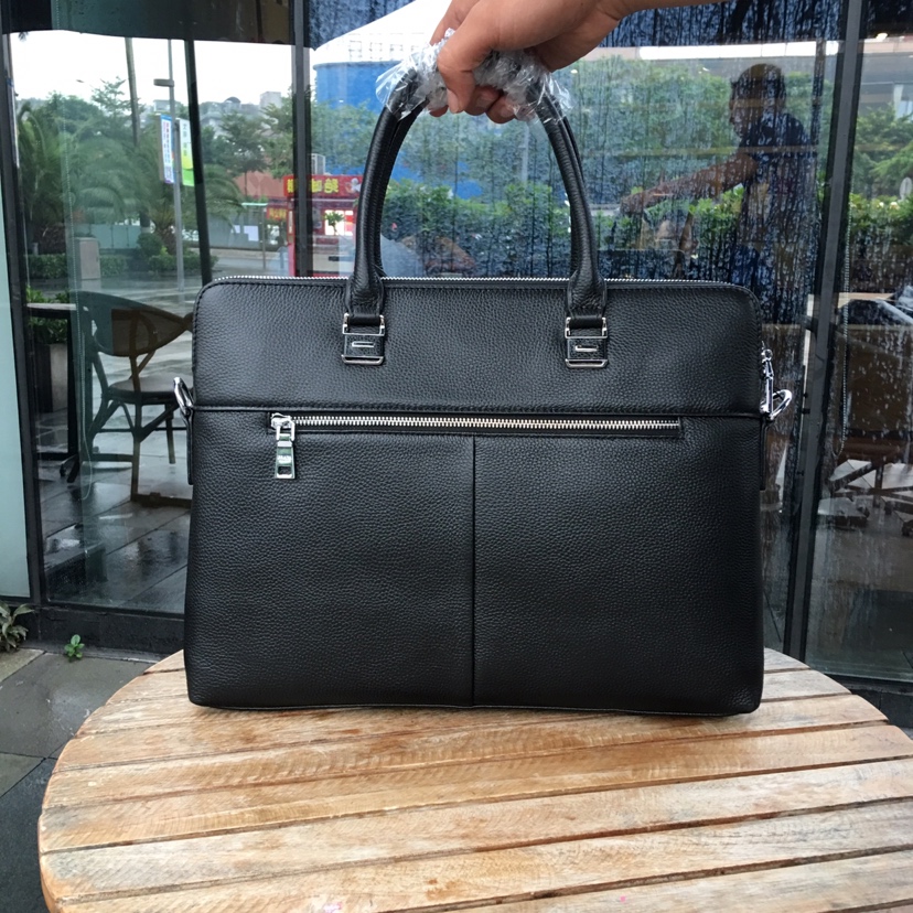 PRADA普拉达 独家新款，【型号】199-1 [强]商务休闲包【尺寸】38-29-6cm【颜色】黑色 