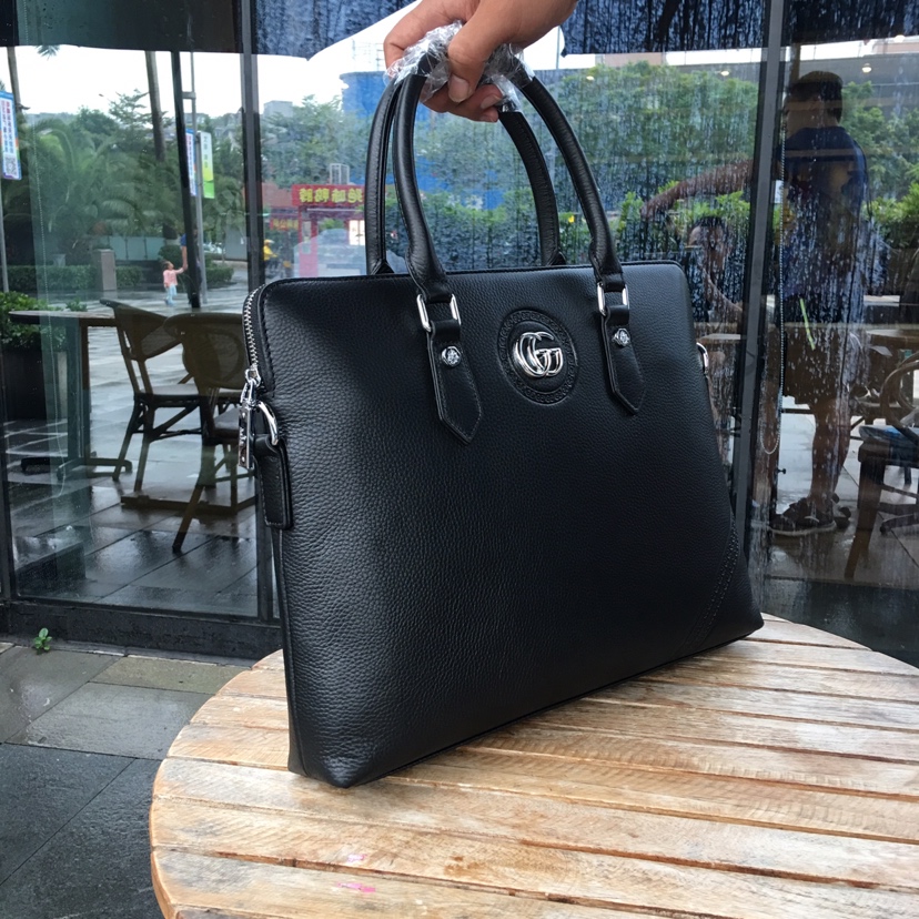 GUCCI古奇 独家新款，【型号】207-1[强]商务休闲包【尺寸】38-28-6cm【颜色】黑色 高端