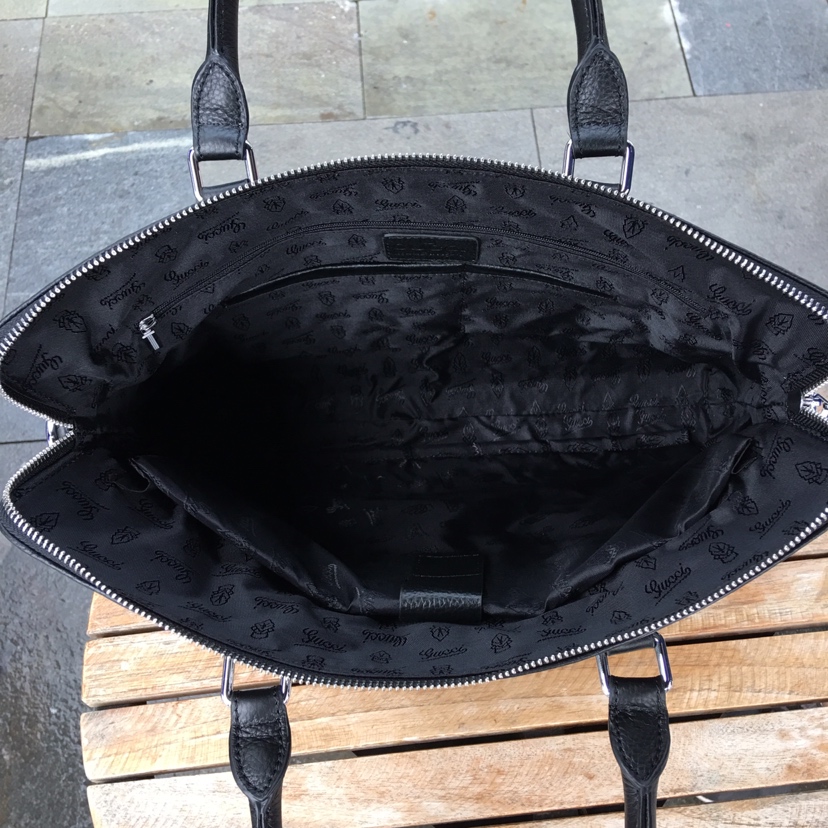 GUCCI古奇 独家新款，【型号】207-1[强]商务休闲包【尺寸】38-28-6cm【颜色】黑色 高端