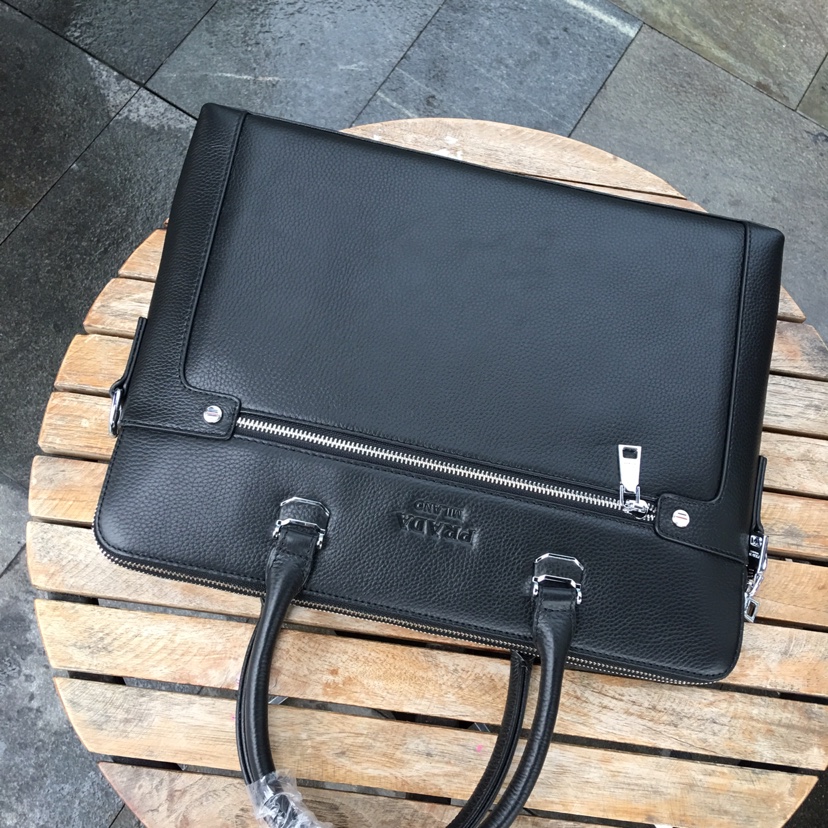 PRADA普拉达 独家新款，【型号】203-1 [强]商务休闲包【尺寸】38-29-6cm【颜色】黑色 