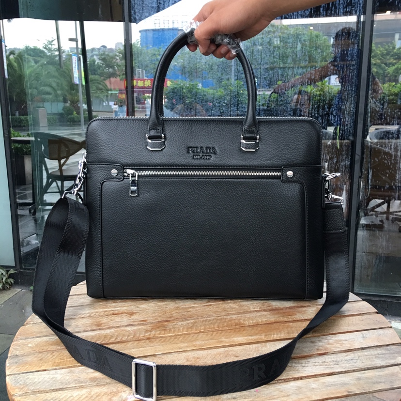 PRADA普拉达 独家新款，【型号】203-1 [强]商务休闲包【尺寸】38-29-6cm【颜色】黑色 