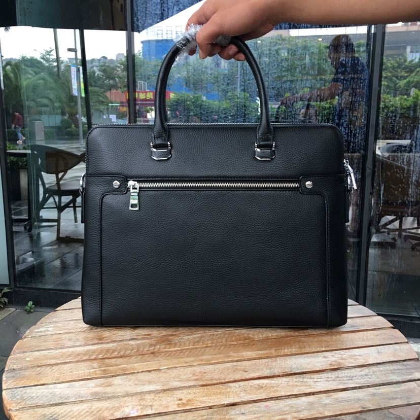 PRADA普拉达 独家新款，【型号】203-1 [强]商务休闲包【尺寸】38-29-6cm【颜色】黑色 