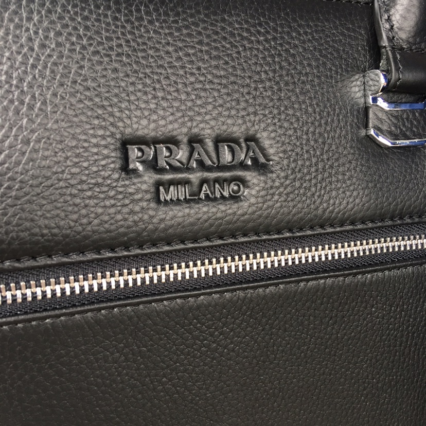 PRADA普拉达 独家新款，【型号】203-1 [强]商务休闲包【尺寸】38-29-6cm【颜色】黑色 