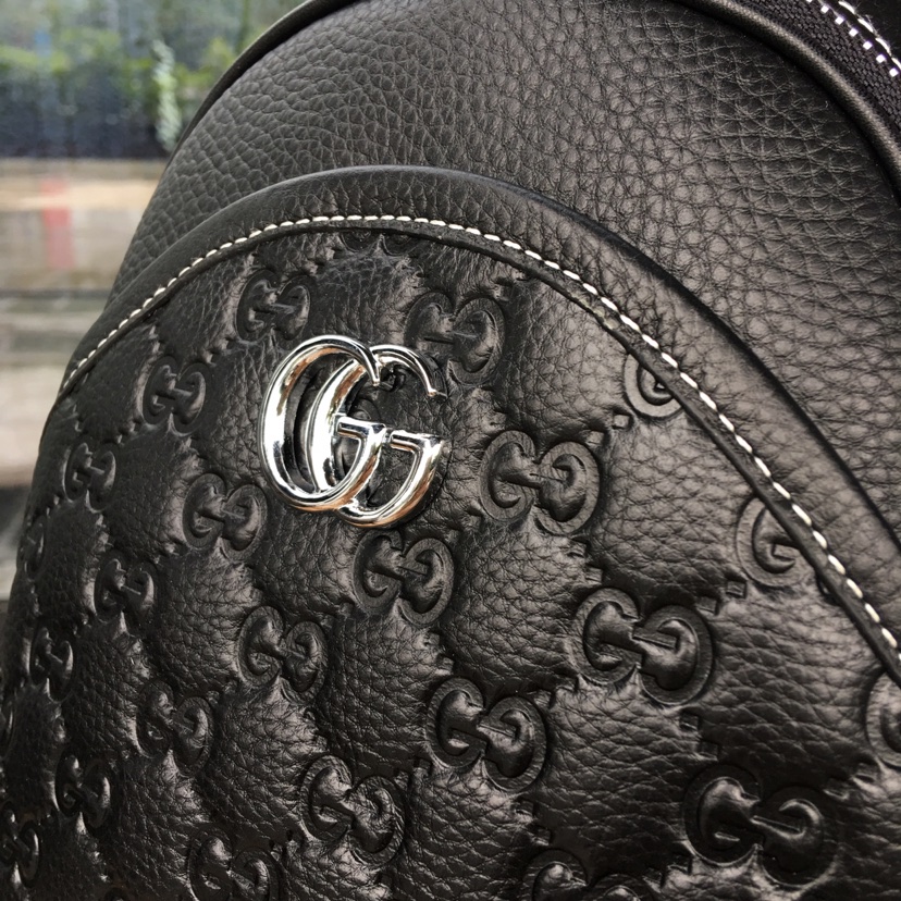 GUCCI古奇 独家新款，【型号】52565[强]休闲胸包【尺寸】19-30-6cm【颜色】黑色 高端品