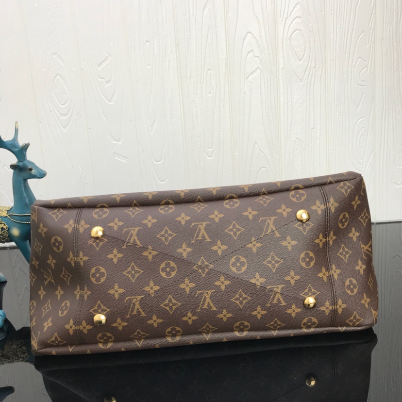 Louis Vuitton Artsy Monogram 46 0 x 32 0 x 22 0 cm shoulder
