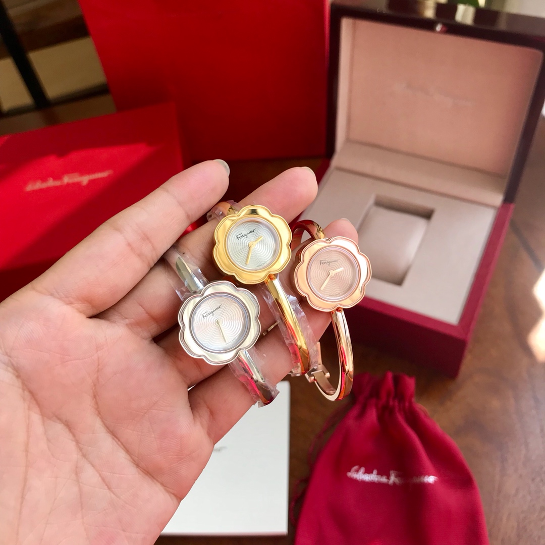 “Sophisticated Salvatore Ferragamo Watch: Swiss Movement, Sapphire Glass, Unique Design” - 图片 2