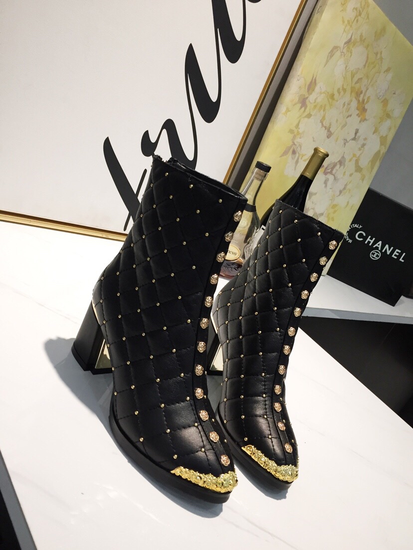 新款 yupoo chanel Chanel 时尚柳钉 yupoo shoes boots ，小尖头，时尚必备，7 5公分高粗跟走路舒适，不累