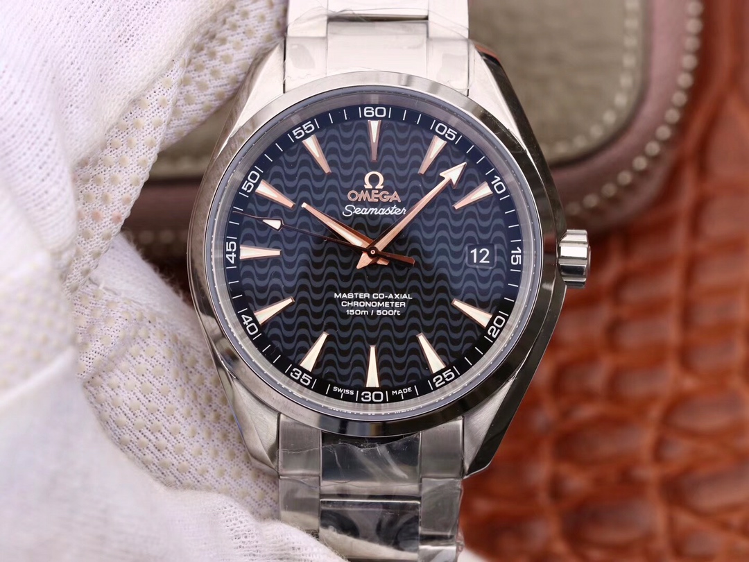 NO:143622,Omega Seamax Rio Olympic Special Edition Equipped with a 1:1 movement and is newly launched!  Small quantity!  After a batch is released, you have to wait again, so you must start quickly!  1: Upgraded with a new wavy radiating dial, golden font nail. 2: Upgraded with a 1:1 movement, no longer a fake deck of the movement. 3: The movement function is the same as the genuine product, the movement is real gemstone, and the real shock absorber. 4: Double barrel, the barrel can operate in real life. It is no longer a decoration., omega19860909欧米茄海马米 里约奥运特别版 搭载1:1 机芯 全新上市！量少！出完一批,又要等,下手要快！ 1: 升级全新波浪纹放射表盘,金色字钉. 2: 升级搭载1:1 机芯,不再是机芯假甲板. 3: 机芯功能与正品一致,机芯真宝石,真避震器. 4:双发条盒,发条盒可以真实运作.不再是装饰.,,omega,Watch