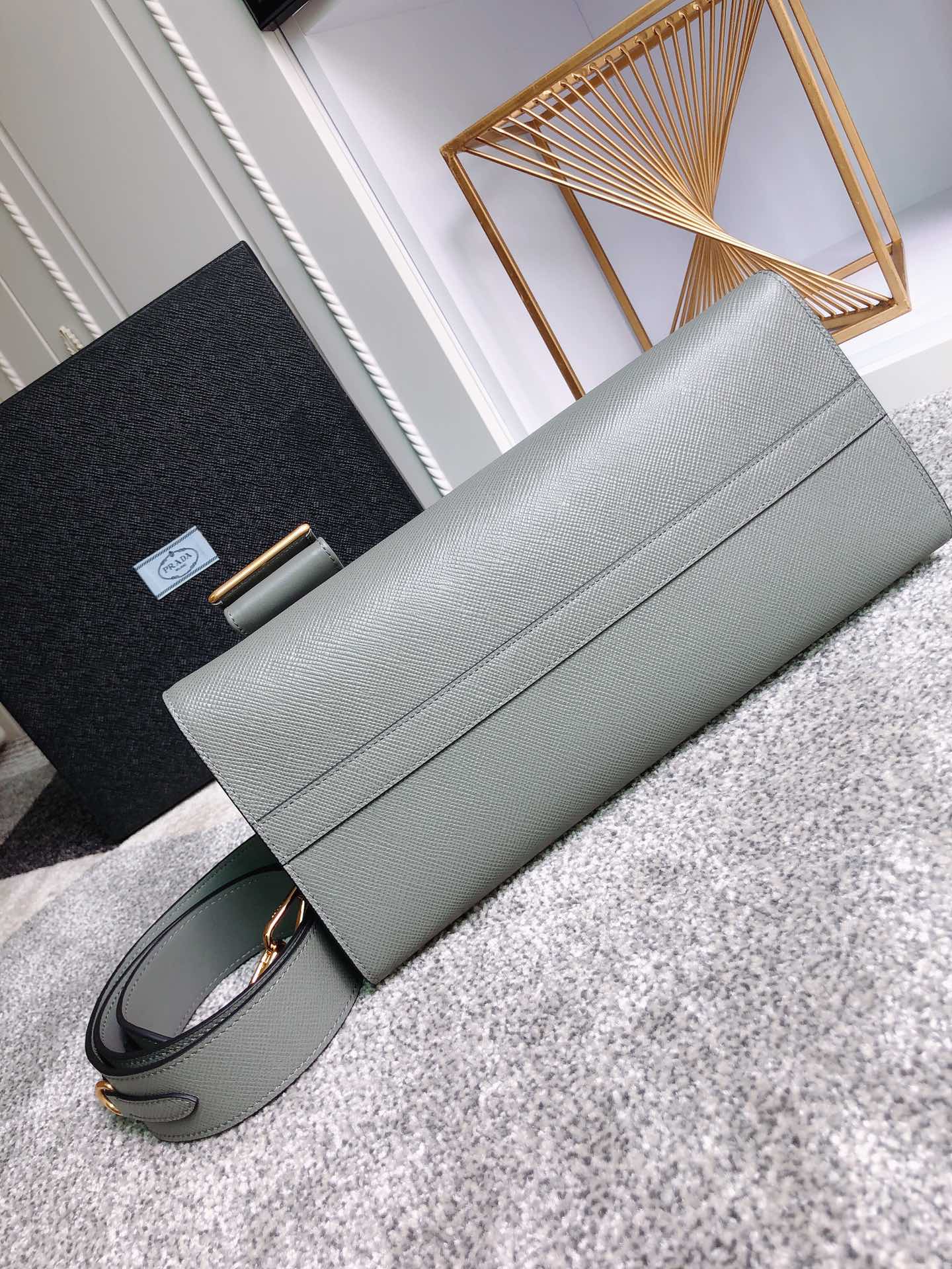 PRADA普拉达进口粗十字牛皮手提包1BA155