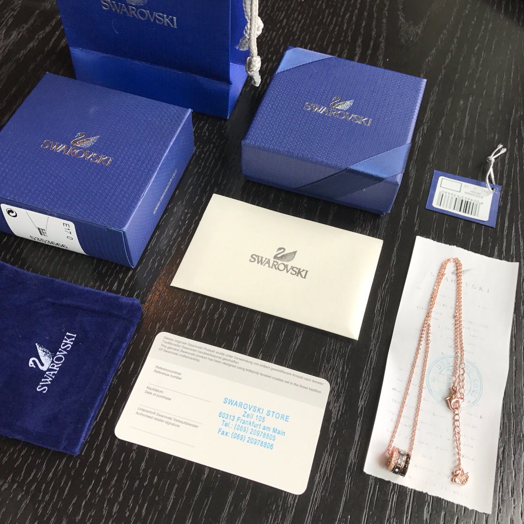 Bvlgari Sw@rovski三环专业转运链坠 有点宝格丽风 比宝格丽更 些 透明密镶仿水晶的线条