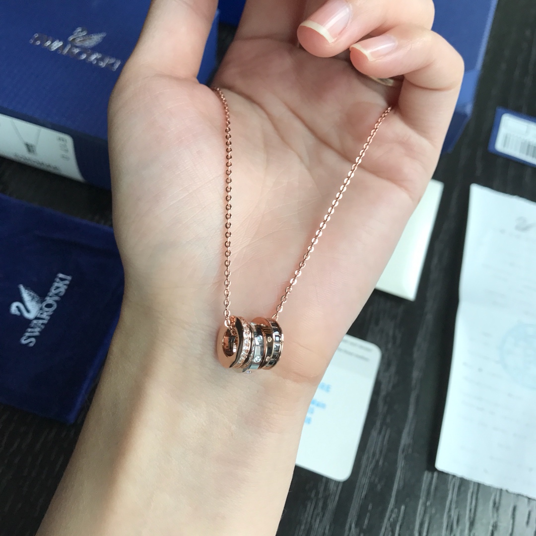 Bvlgari Sw@rovski三环专业转运链坠 有点宝格丽风 比宝格丽更 些 透明密镶仿水晶的线条