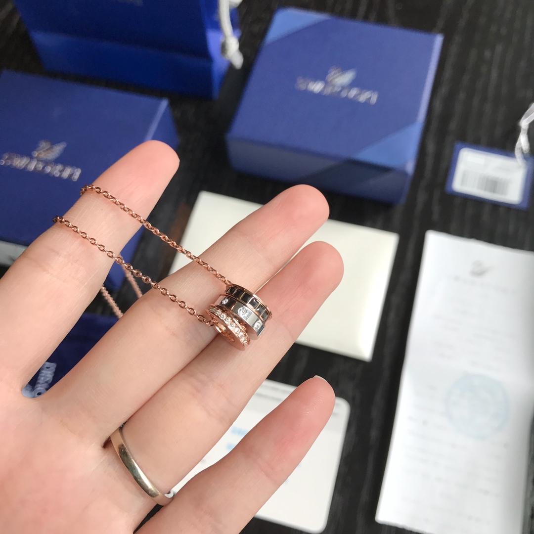 Bvlgari Sw@rovski三环专业转运链坠 有点宝格丽风 比宝格丽更 些 透明密镶仿水晶的线条