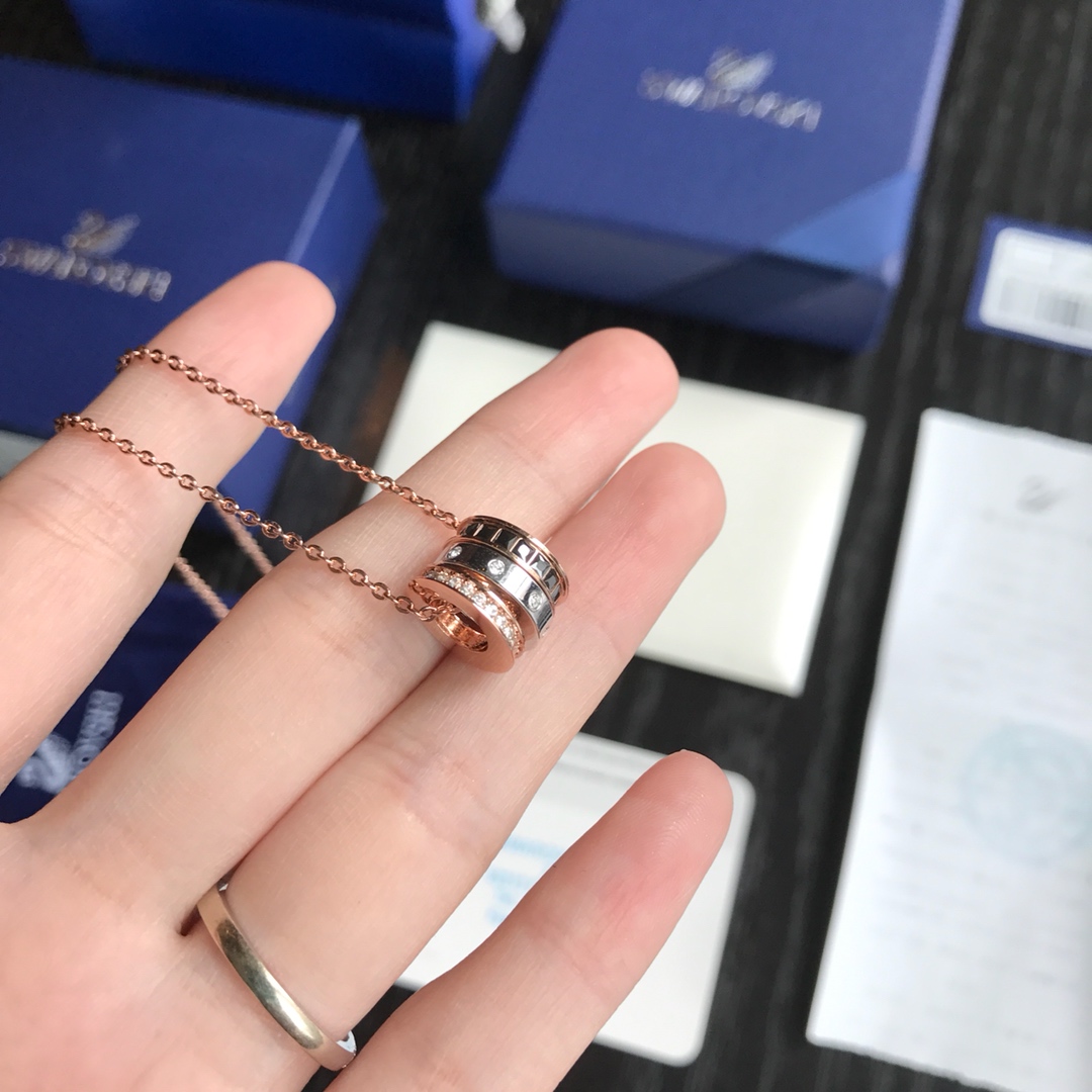 Bvlgari Sw@rovski三环专业转运链坠 有点宝格丽风 比宝格丽更 些 透明密镶仿水晶的线条