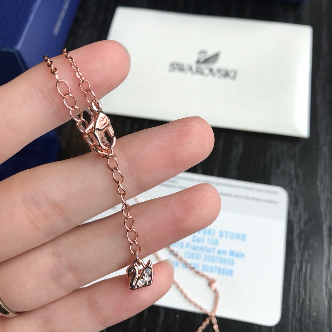 Bvlgari Sw@rovski三环专业转运链坠 有点宝格丽风 比宝格丽更 些 透明密镶仿水晶的线条
