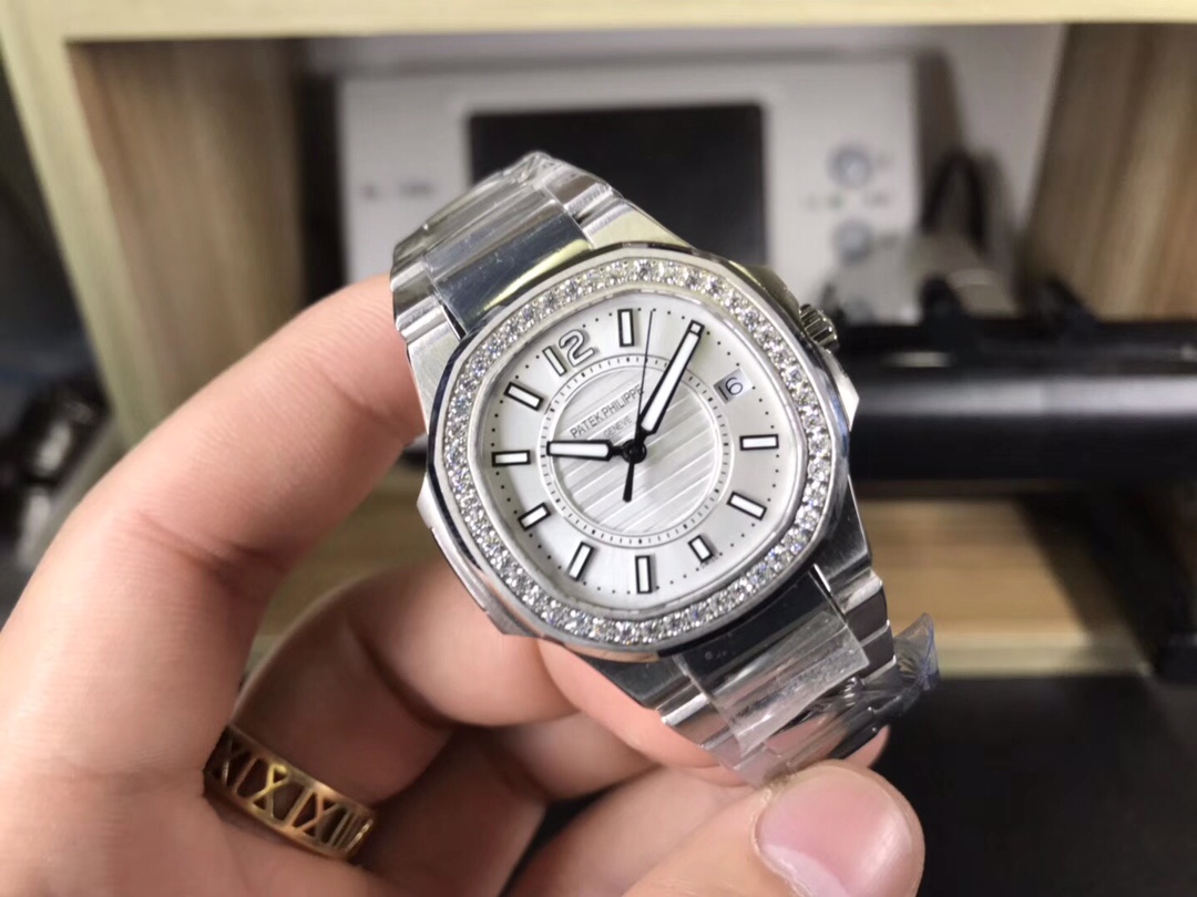 Patek Philippe Pp鹦鹉螺女款瑞士朗达石英32mm