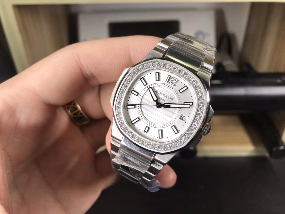 Patek Philippe Pp鹦鹉螺女款瑞士朗达石英32mm