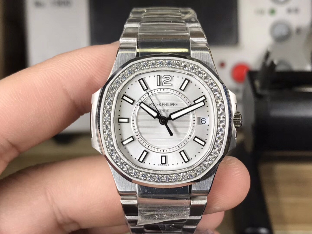 Patek Philippe Pp鹦鹉螺女款瑞士朗达石英32mm