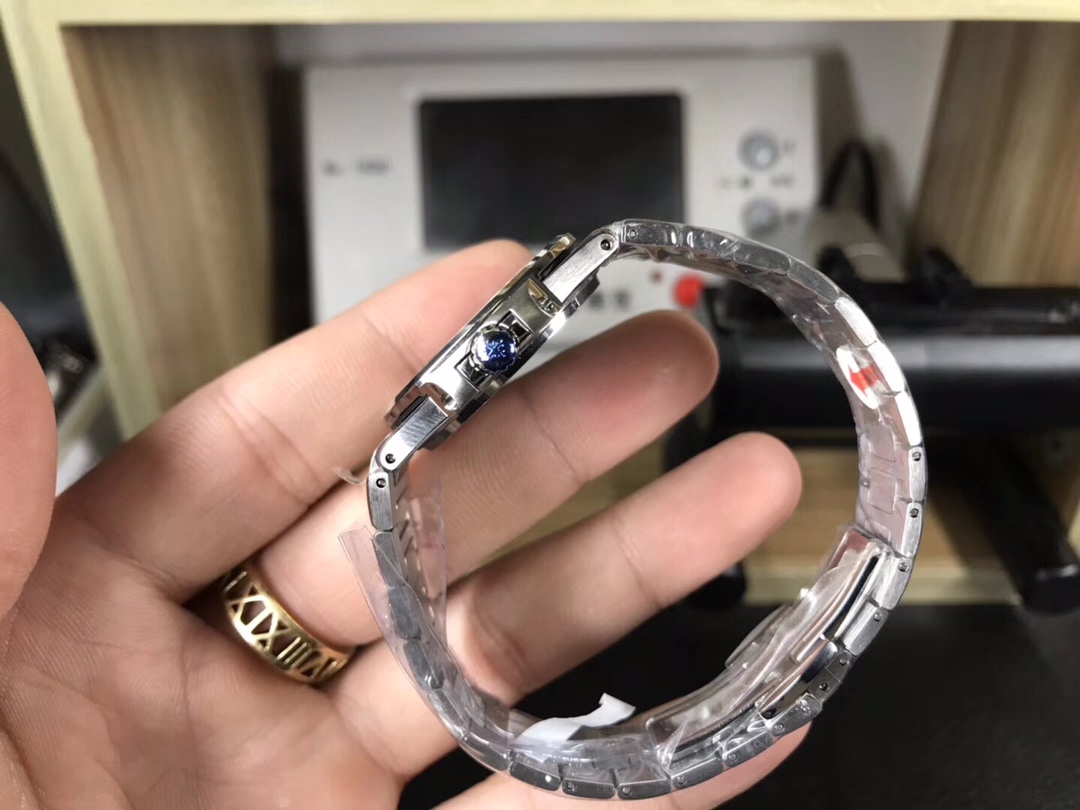 Patek Philippe Pp鹦鹉螺女款瑞士朗达石英32mm