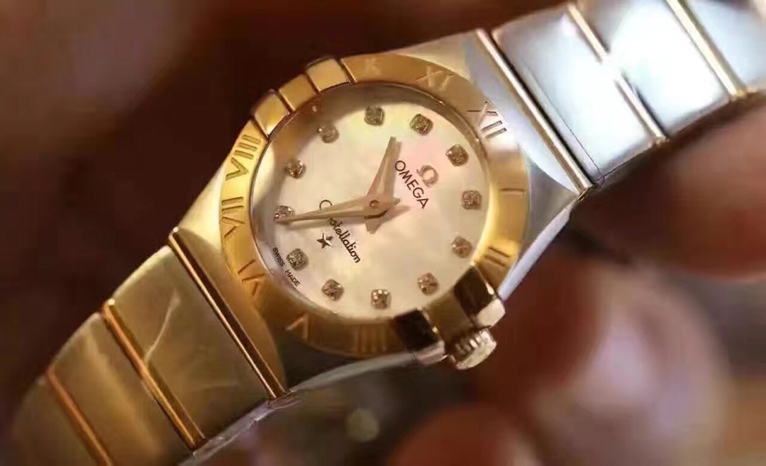 Omega 欧米茄 星座系列 蓝宝石镜片 深度防水 迷你号 24 尺寸 女中号27 尺寸，适合手细的小姐姐带，超