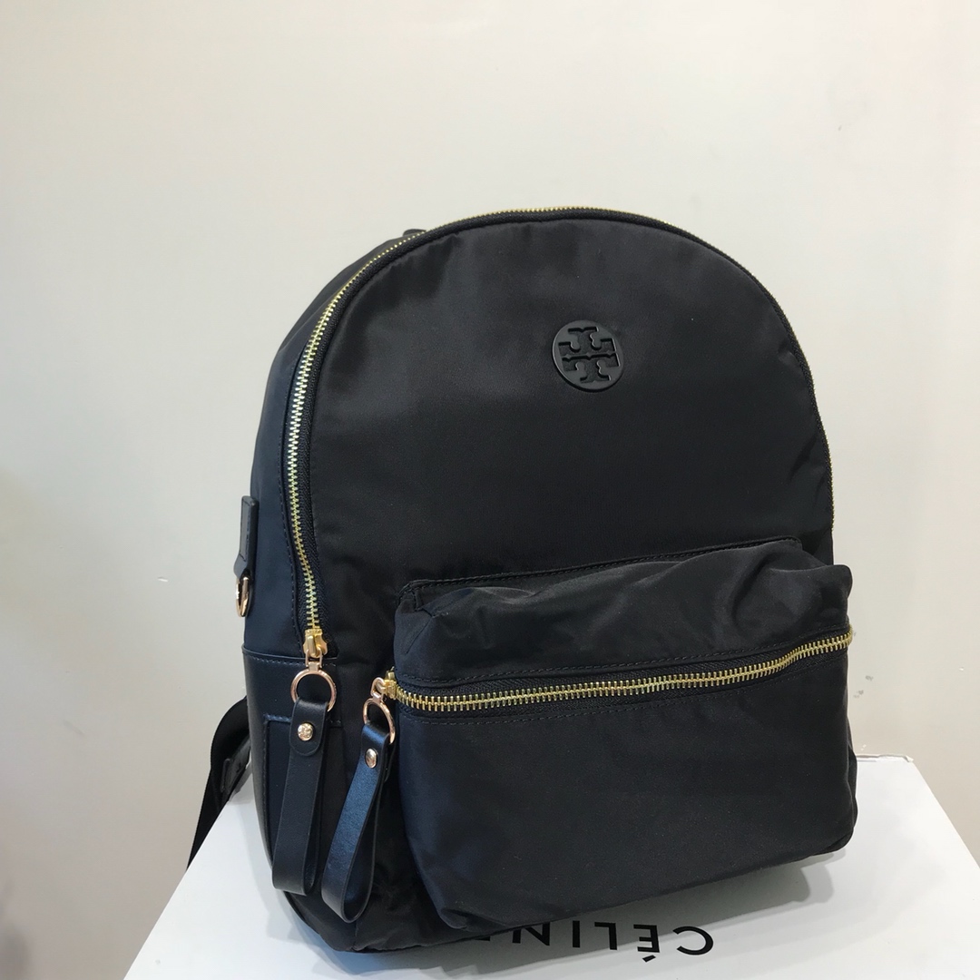 Tory Burch 款号1859 采用韩国进口品质防水尼龙面料 五金定制 做工 早在两个月前就着手准备材料