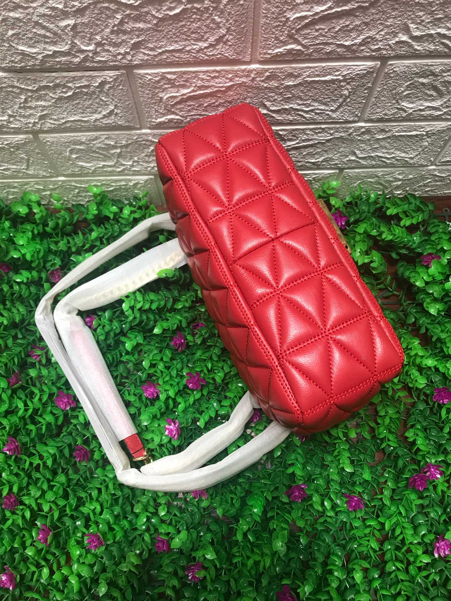 Michael Kors ～新款新 MK中号V格小香风羊皮包 黑色