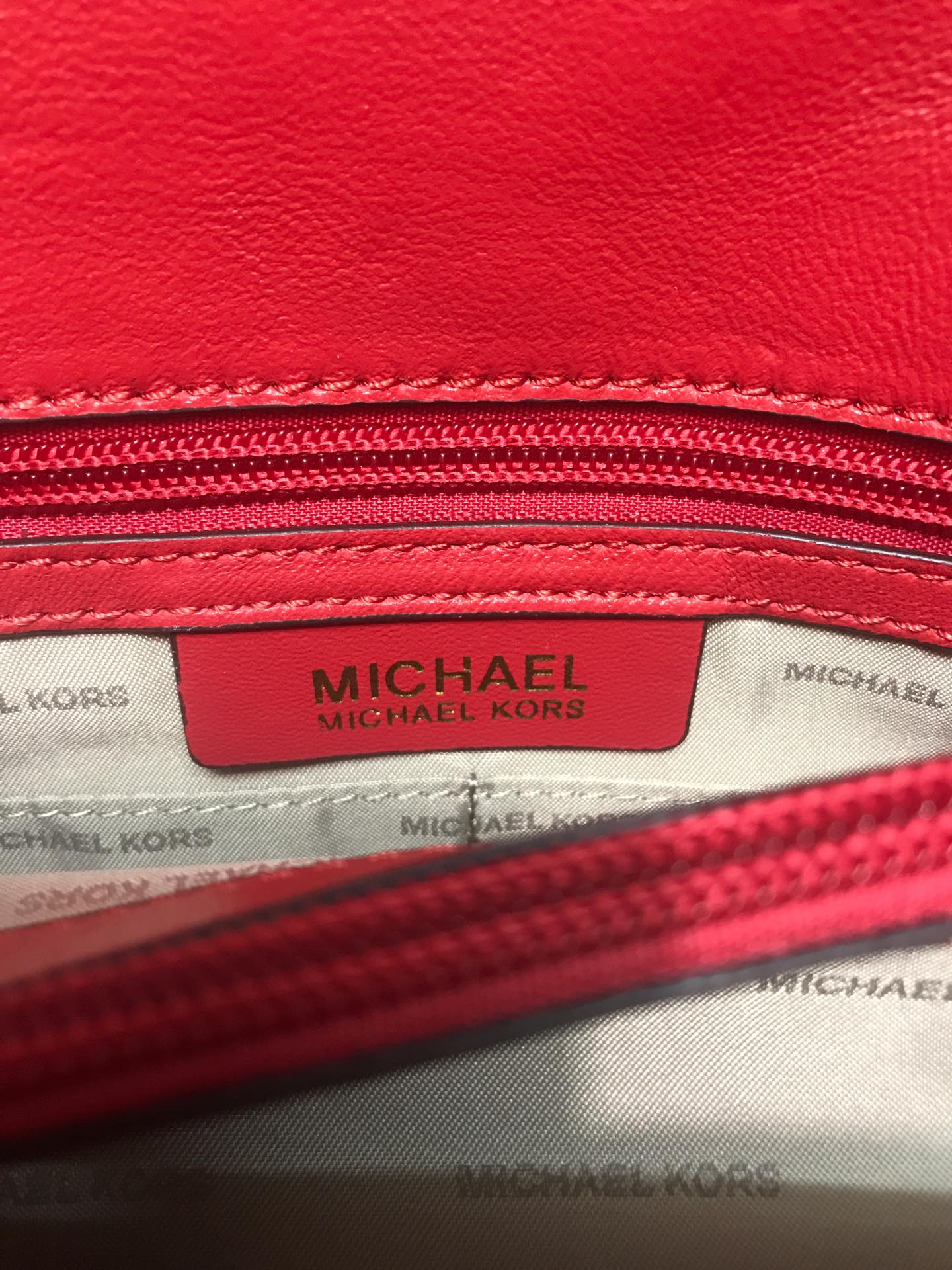 Michael Kors ～新款新 MK中号V格小香风羊皮包 黑色