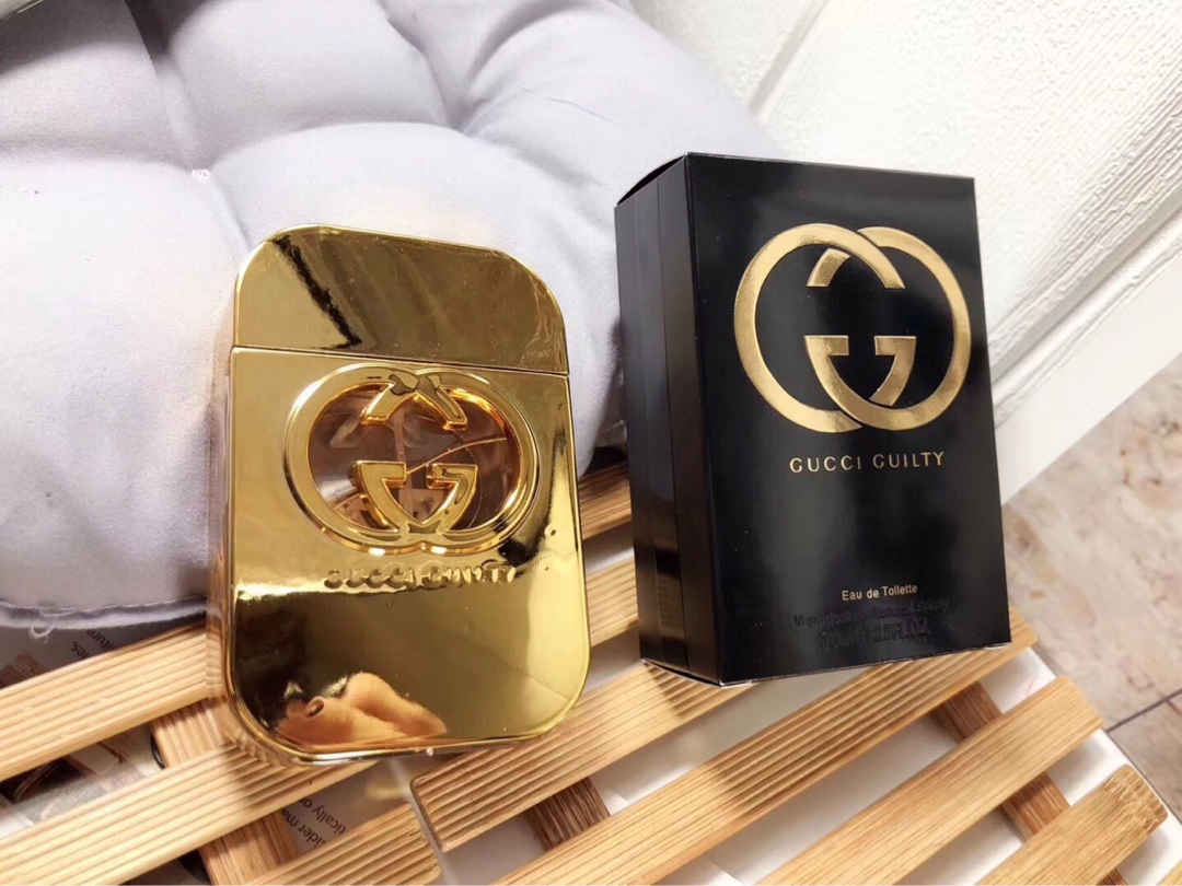 1541189897 48199375 4