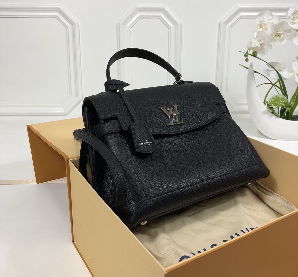 Louis Vuitton LV Lockme Ever Bags Handbags Silver Calfskin Cowhide Fashion M51395