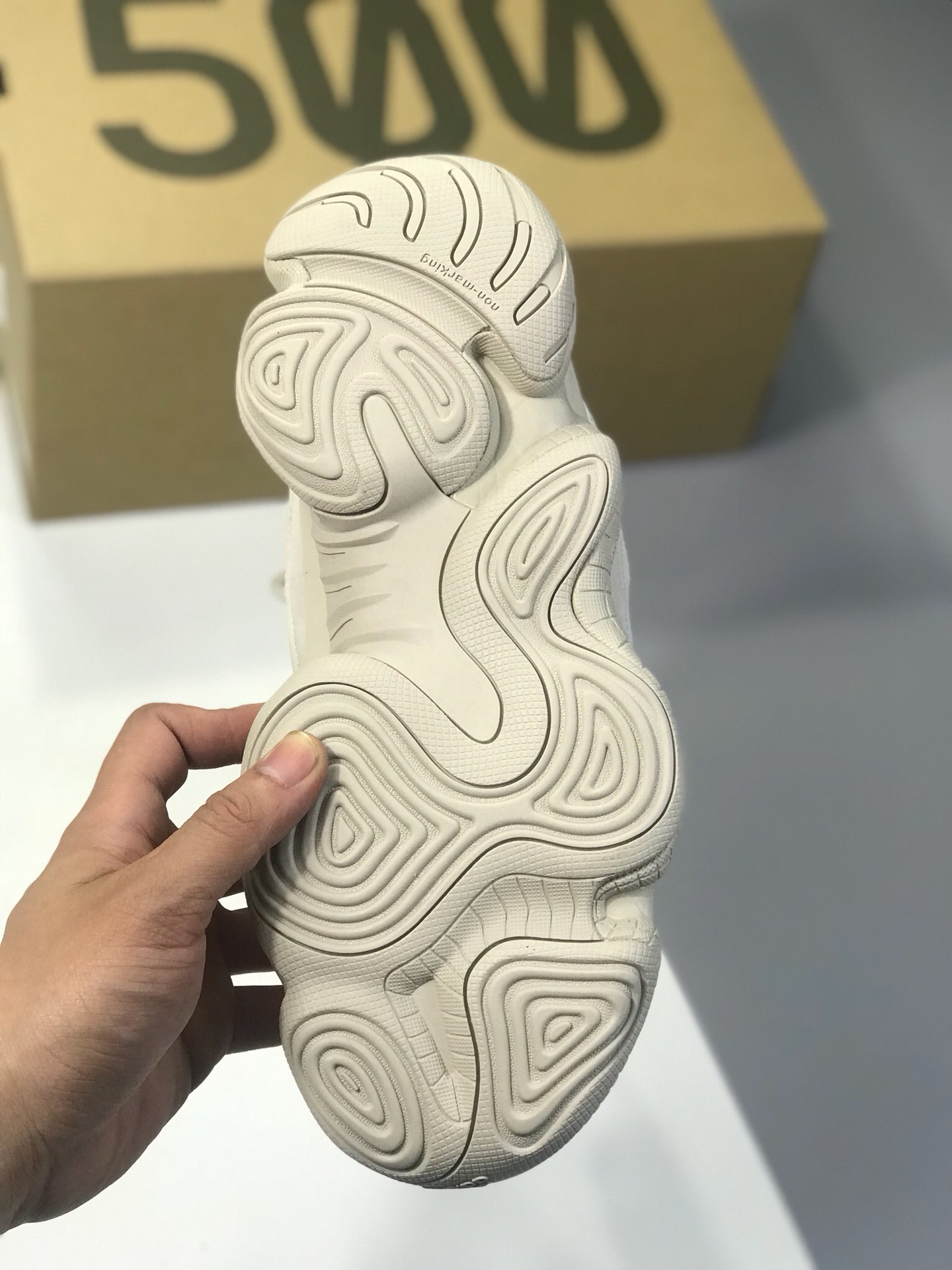 OG特价  250阿迪达斯Adidas YEEZY Desert Rat 椰子500 DB2966