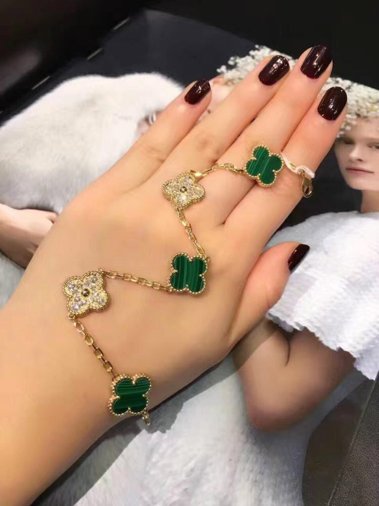 NO:102327,VCA Alhambra bracelet Medium size malachite gold diamond four-leaf clover five-flower bracelet, Vca bracelet, manolo blahnik, bracelet, gold19860909VCA Alhambra手链 中号孔雀石黄金钻石四叶草五花手链,Vca手链,manolo blahnik,bracelet,gold,Jewelry