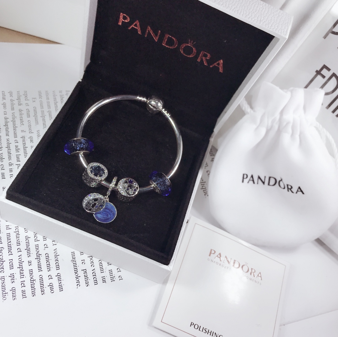 NO:103622,PANDORA [Pandora] Sterling silver bracelet, 16 cm-20 cm Delivery counter packaging box, Pandora finished bracelet, bracelet, pure silver19860909PANDORA【潘多拉】 纯银手链,16厘米-20厘米 配送专柜包装盒,潘多拉成品手镯,bracelet,bracelet,pure silver,Jewelry