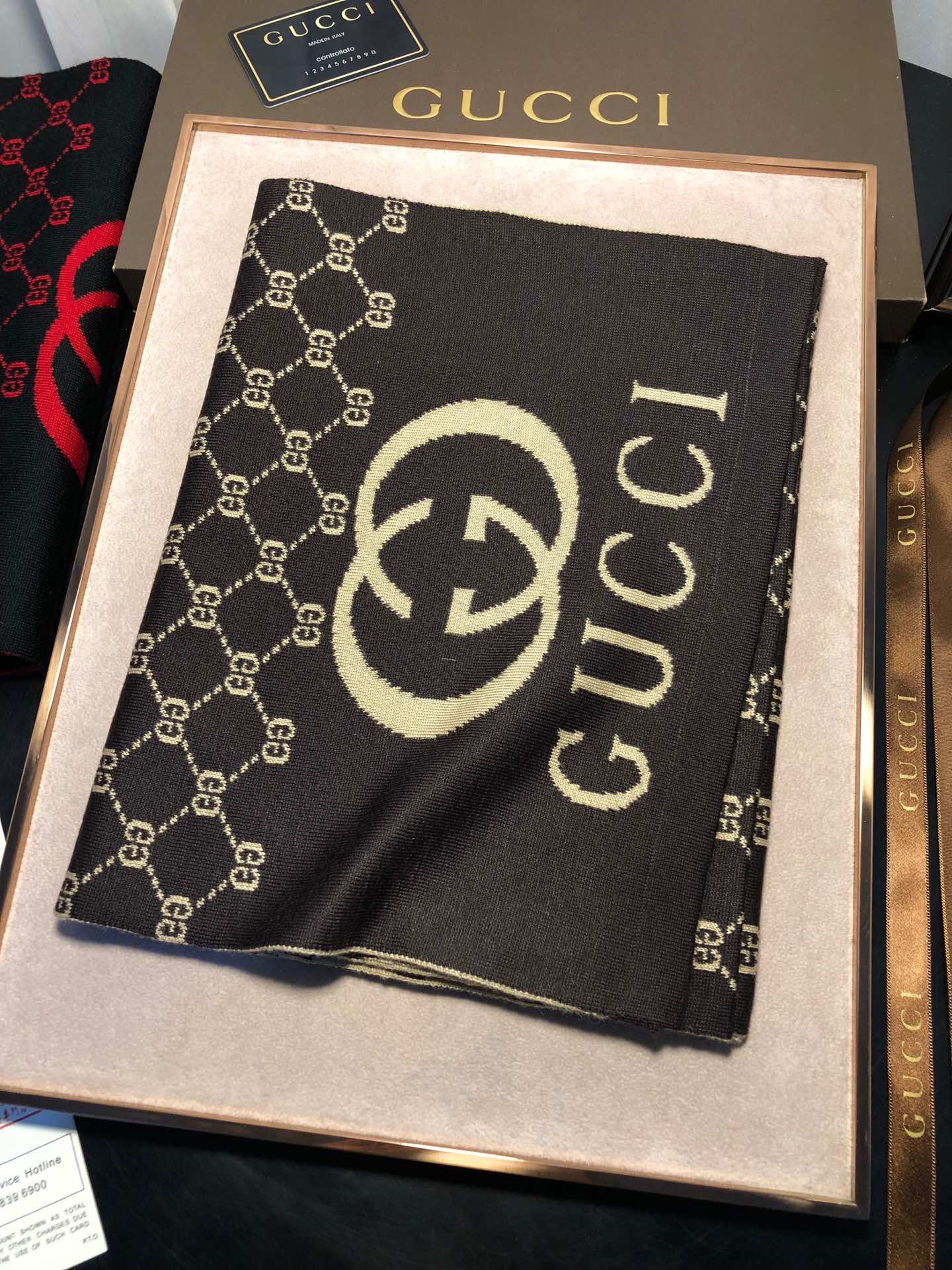 I0 。男士冬季精品上市材质：百分百针织羊毛 新工艺柔软 顺滑 规格：180*30爆男女通用 独家实物拍摄 颜色超级正