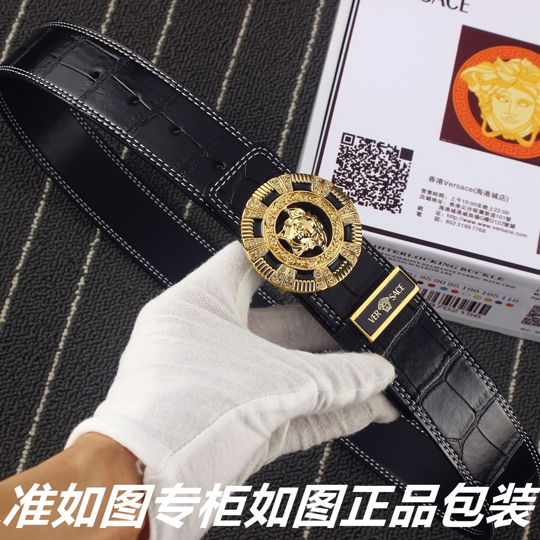 ????品牌：范思哲.Versace✈️pyjdle\n????型号：原单！专柜新款????鳄鱼纹\n????等级：意大利进口????百分百头层牛皮，范思哲.Versace，世界著名奢侈品品牌，????进口头层????牛皮????，国外专柜有同款。24k复古纯钢扣✨时尚又不失优雅。夏天高调炫出来吧，西裤牛仔裤任意搭配，永不掉色，背面logo清晰可见  \n????材料： ????意大利进口原版牛皮????，原版皮✨钢扣。百搭西裤牛仔裤，时尚大牌。实物更靓⚡️专柜品质。配送全套礼盒????包装，打