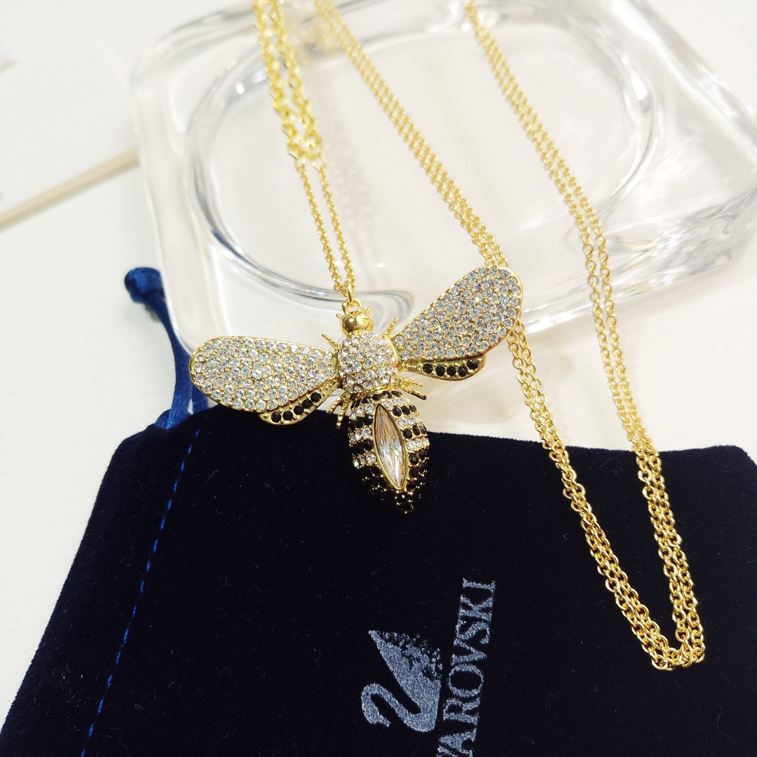“Schwartz’s Original Packaging Delivery of Lisbel Honey Bee Sweater Necklace 2018” - 图片 5