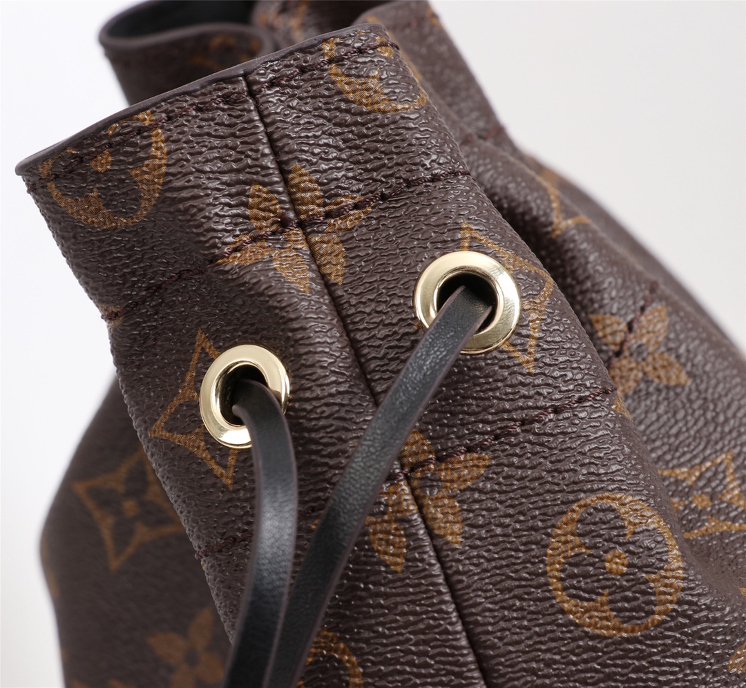 Louis Vuitton M43445 everyday