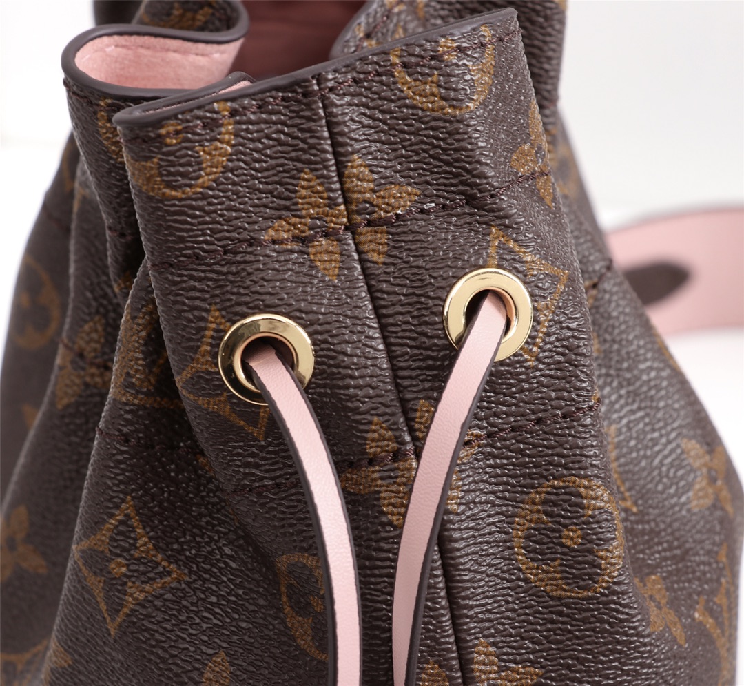 Louis Vuitton M43445 everyday