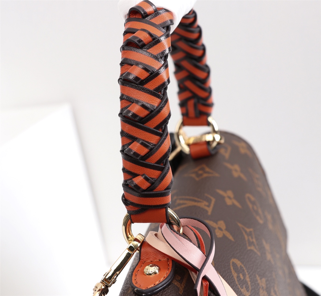 Louis Vuitton Cluny BB Monogram 28x20x10CM shoulder everyday