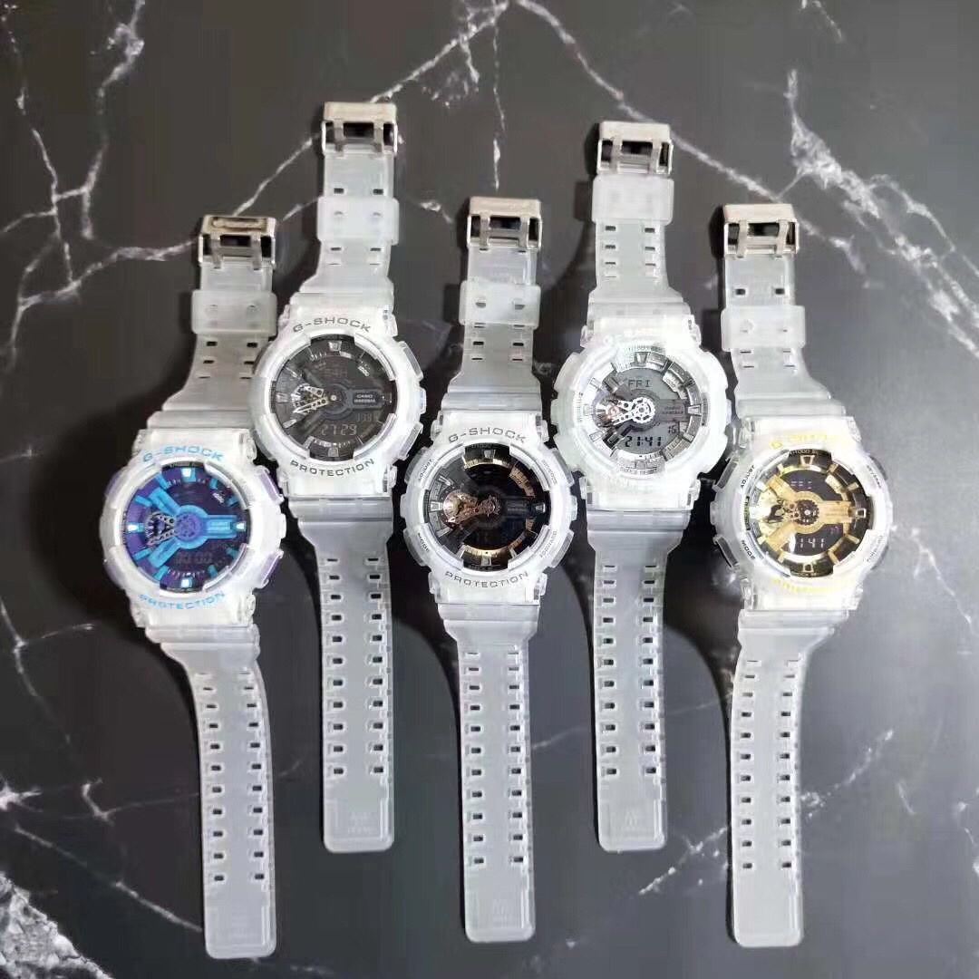 E0  限量版 Casio 卡西欧 透明胶带GA110系列，最高版本，主要功能：45度自动抬手灯，防震防水，世界时间，倒计时，闹铃，间歇响报，1:1打造做工精致，日历.尺寸：男款50mm大号。