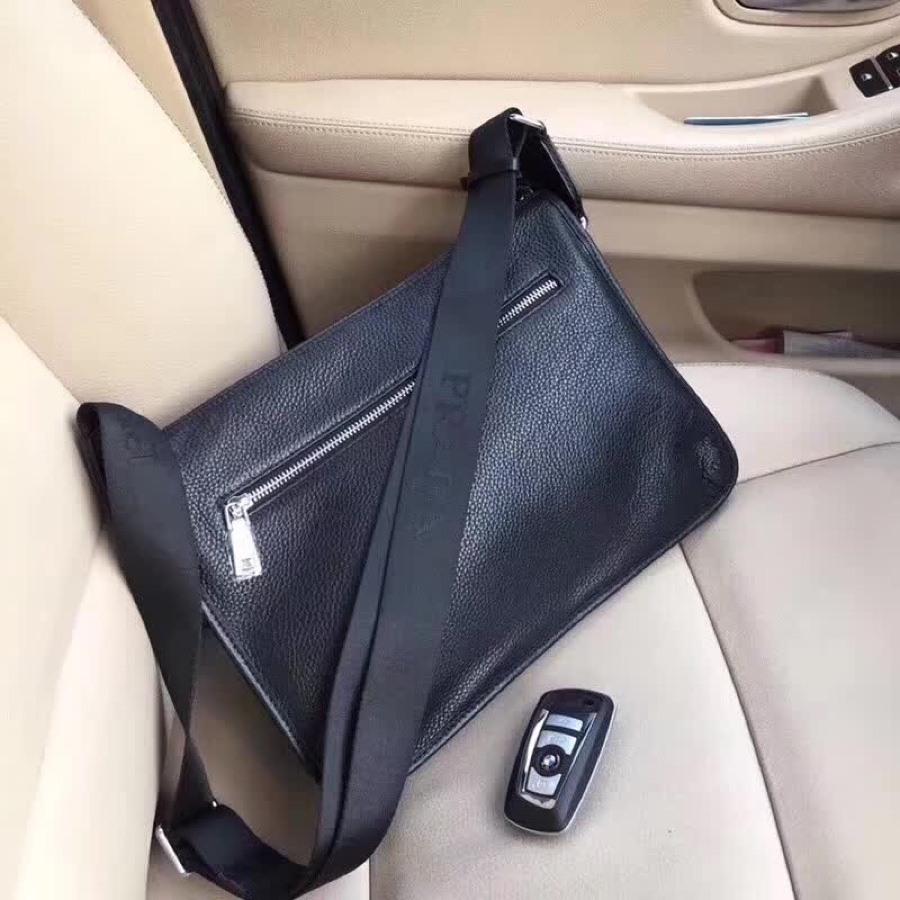 ～【原单品质】PRADA.黑色.型号：33247-2。实物拍摄-做工精致🆕  独家新款 🎈🎈全牛皮新款 