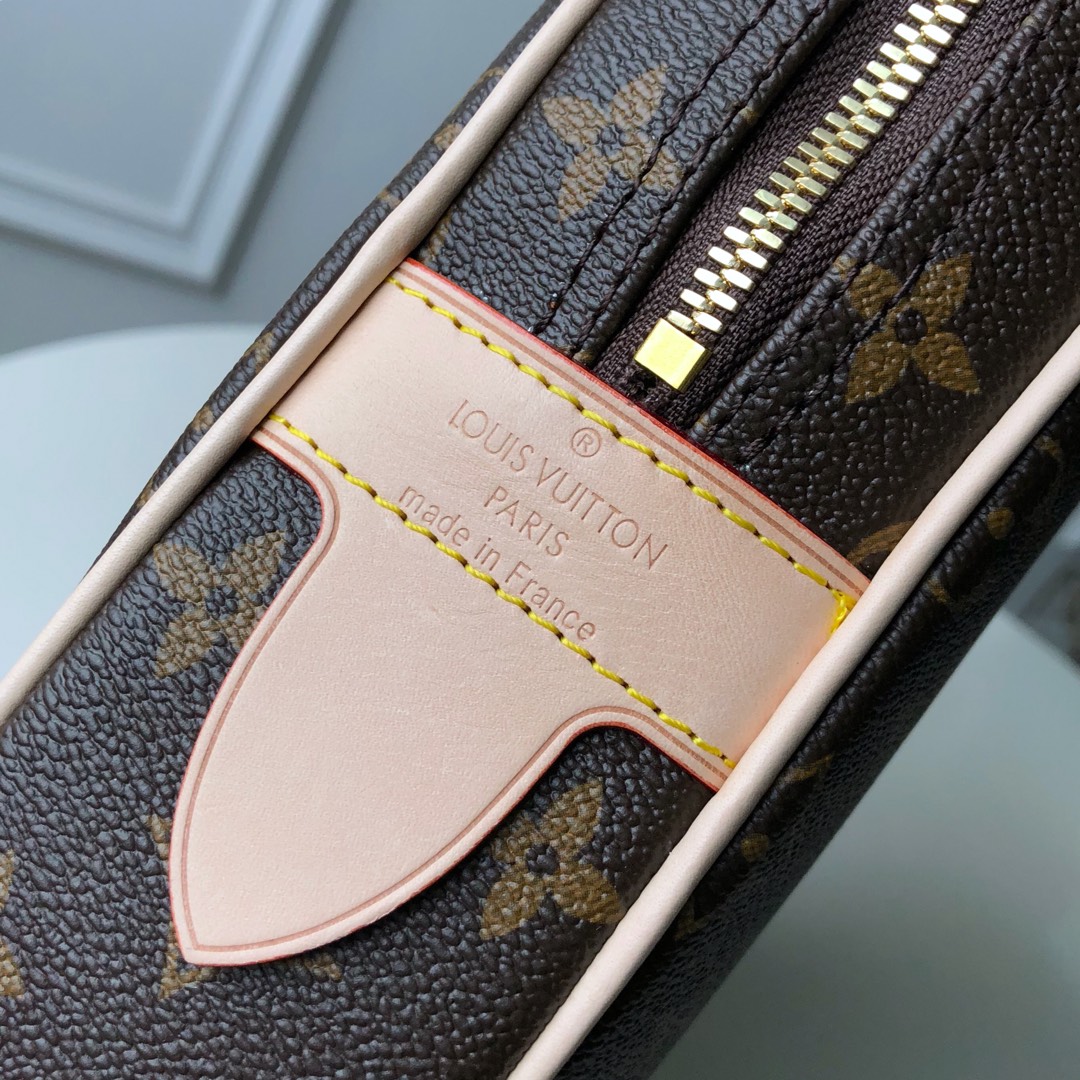 Louis Vuitton LV Porte-Documents Voyage 公文包 M40226