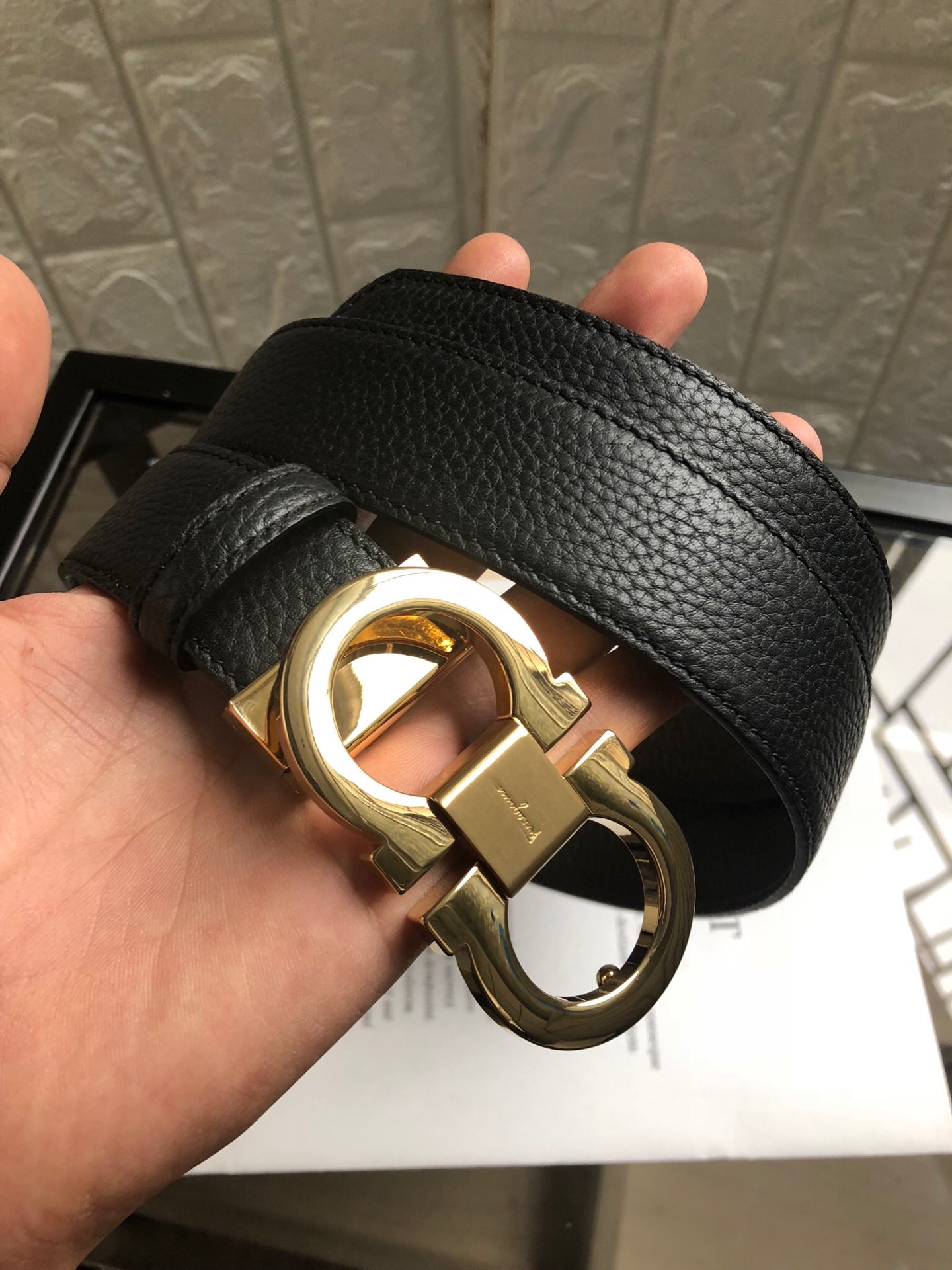 配全套包装礼盒菲拉格慕原单双面头层牛皮荔枝纹带身黑啡双色一体搭配原单扣,可双用可裁剪原产皮料定制专柜宽度